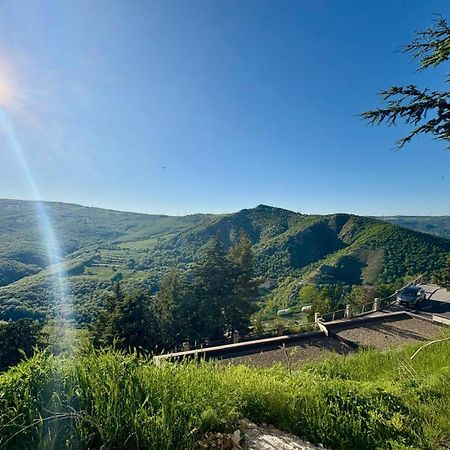 Basilicata Al Volo Hostel Brindisi di Montagna Luaran gambar