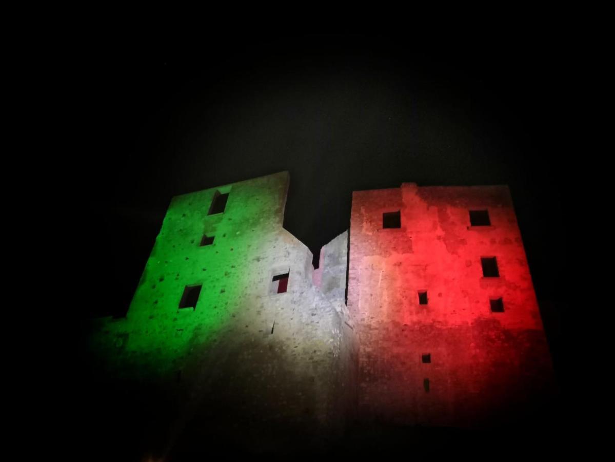 Basilicata Al Volo Hostel Brindisi di Montagna Luaran gambar