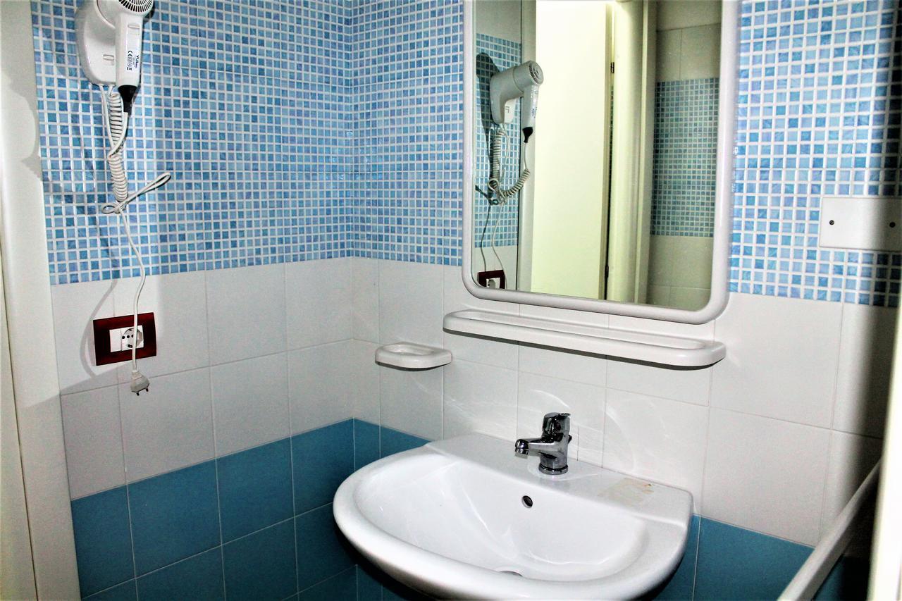 Basilicata Al Volo Hostel Brindisi di Montagna Luaran gambar