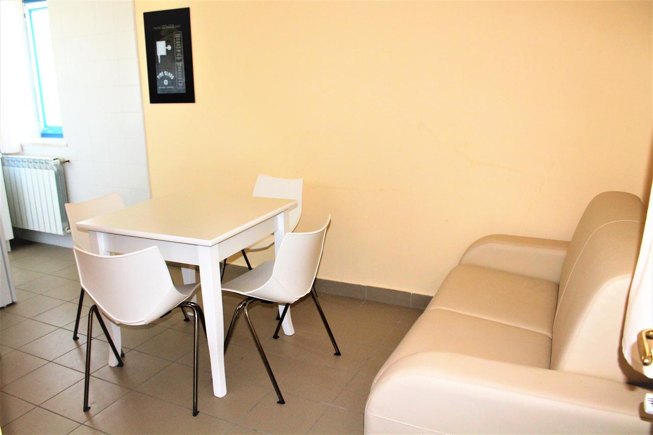 Basilicata Al Volo Hostel Brindisi di Montagna Luaran gambar