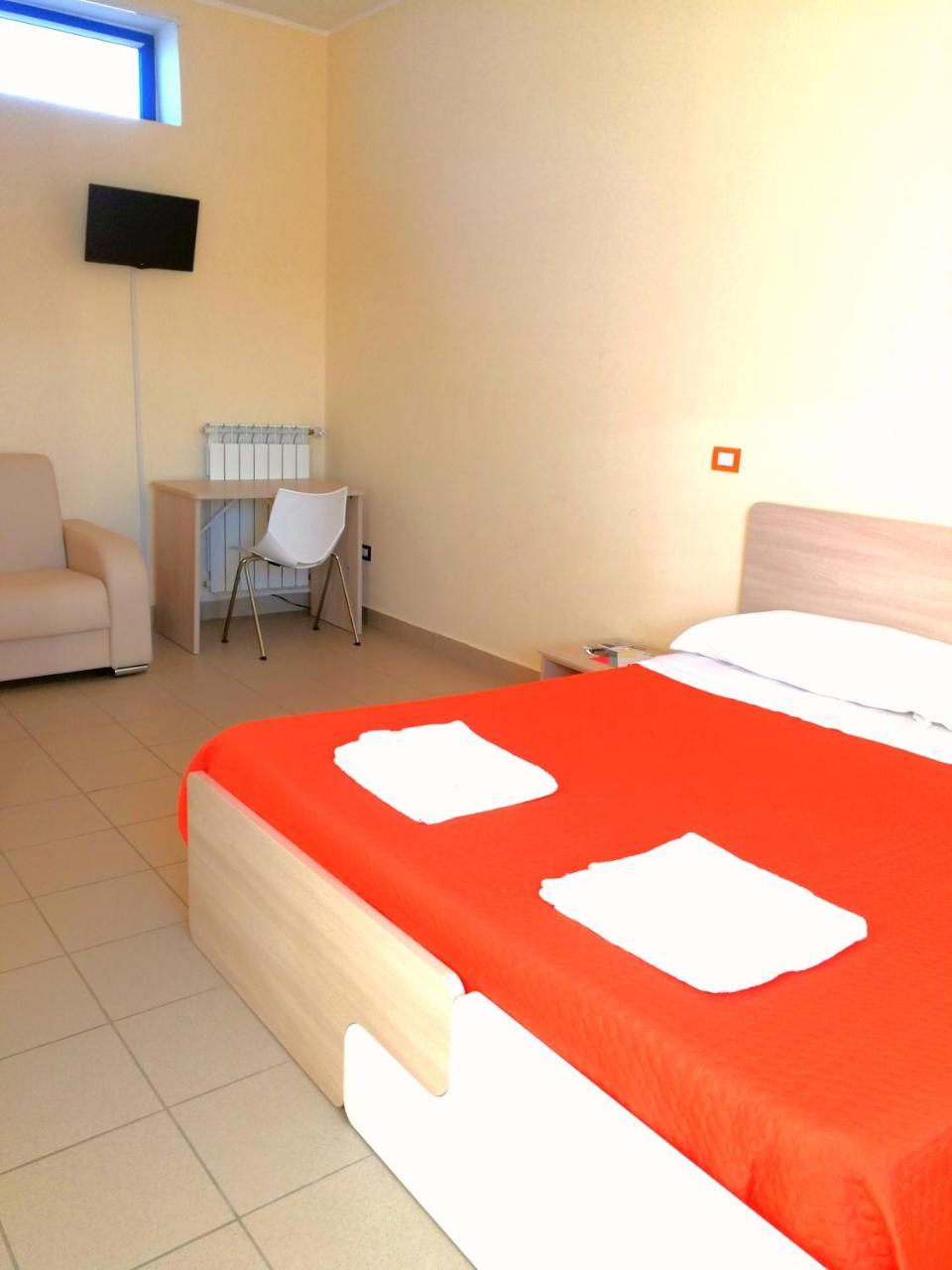 Basilicata Al Volo Hostel Brindisi di Montagna Luaran gambar