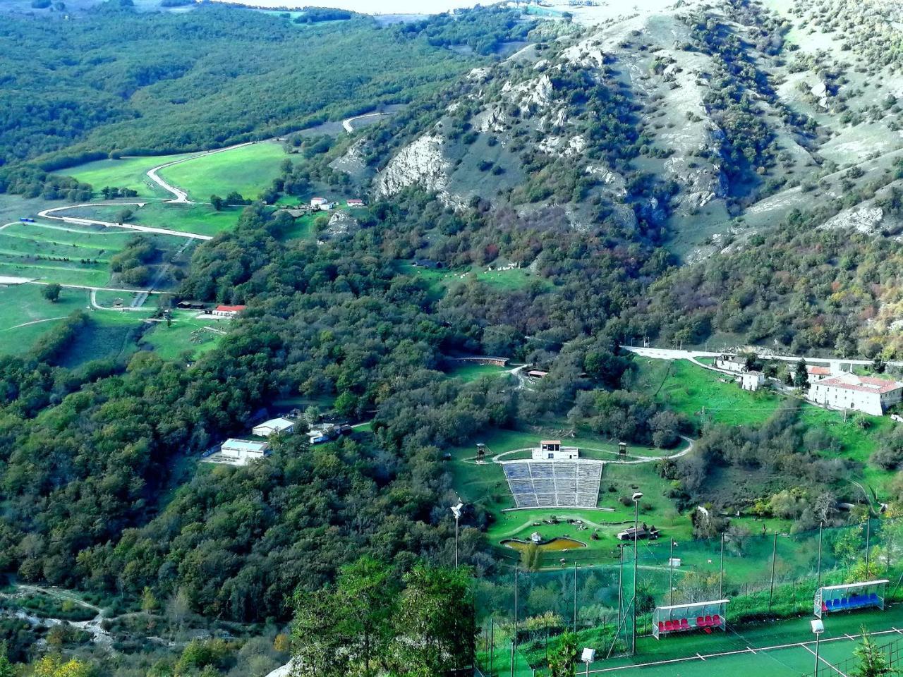 Basilicata Al Volo Hostel Brindisi di Montagna Luaran gambar