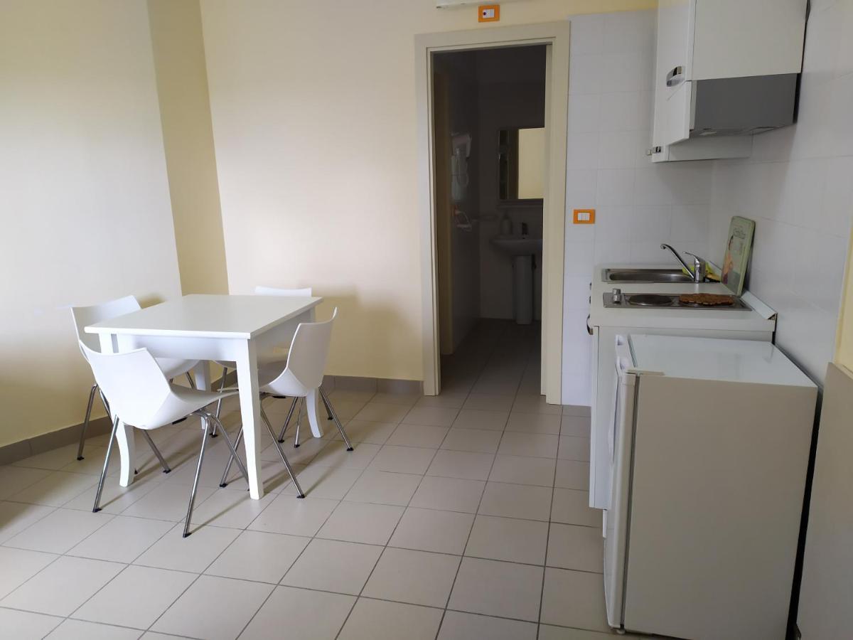 Basilicata Al Volo Hostel Brindisi di Montagna Luaran gambar