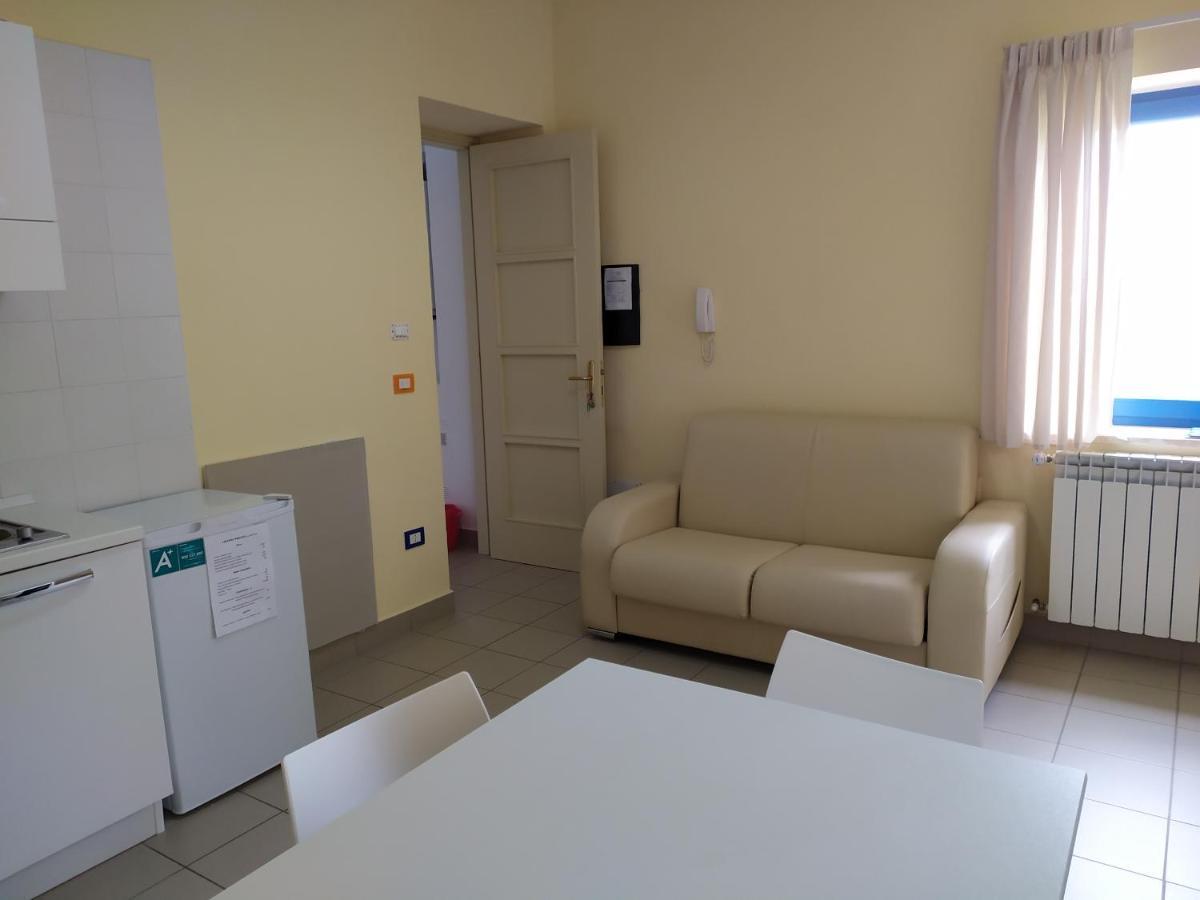Basilicata Al Volo Hostel Brindisi di Montagna Luaran gambar